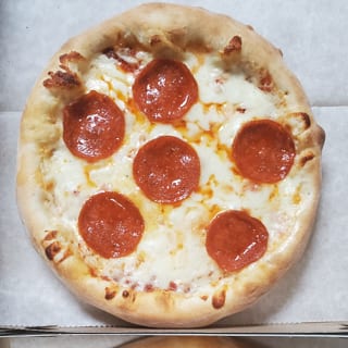 Kids 8" Pepperoni with Fresh Cut Fries